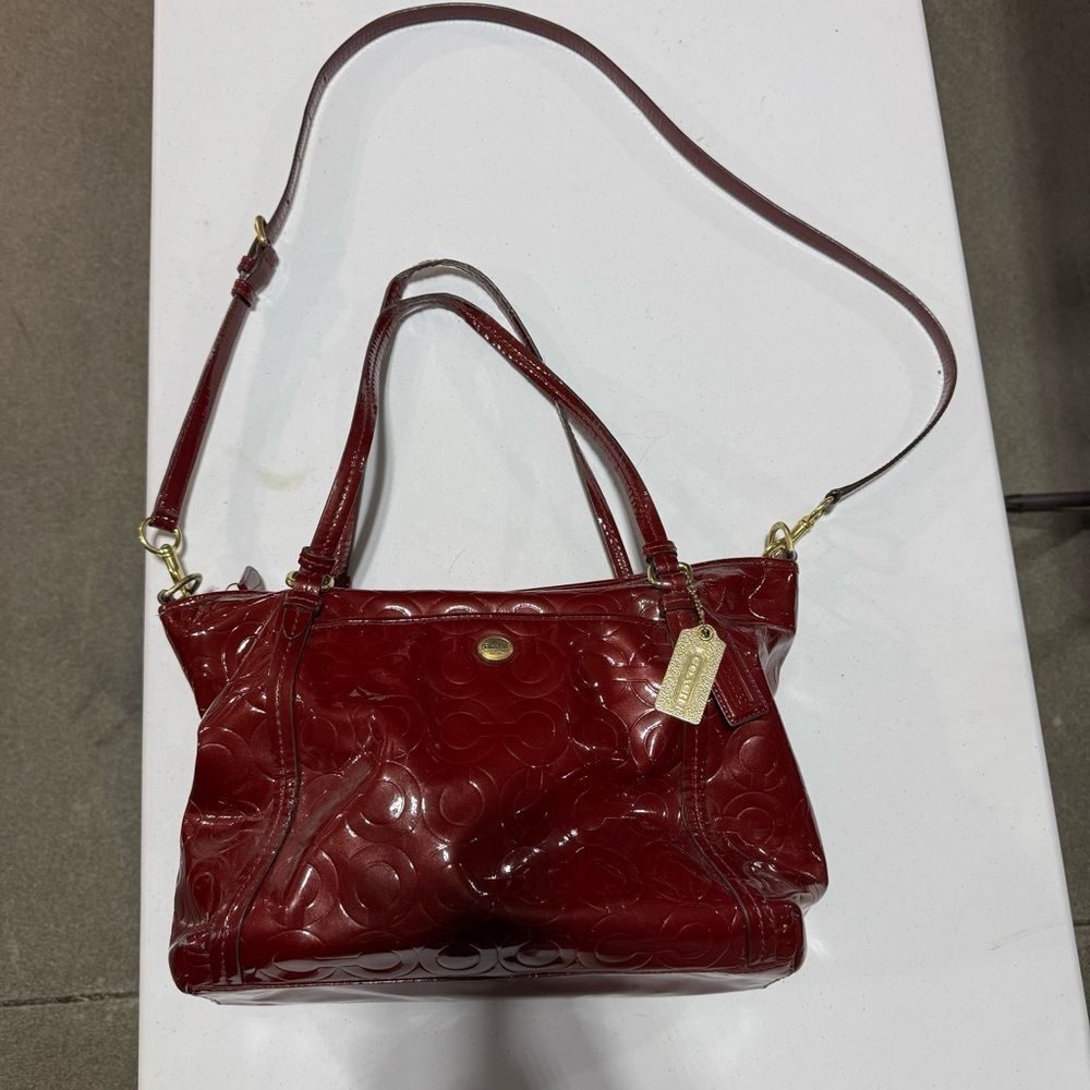Coach Madison Lindsey Patent Leather Shoulder Bag – Cranberry (F30936)